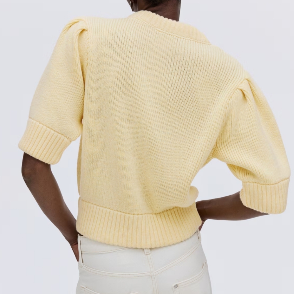 H & M yellow  Sweater Size Large